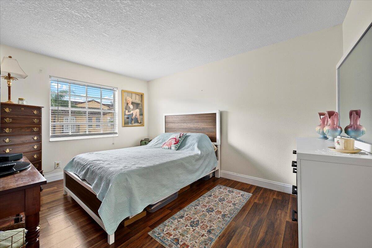 BAY REACH CONDO - Residential