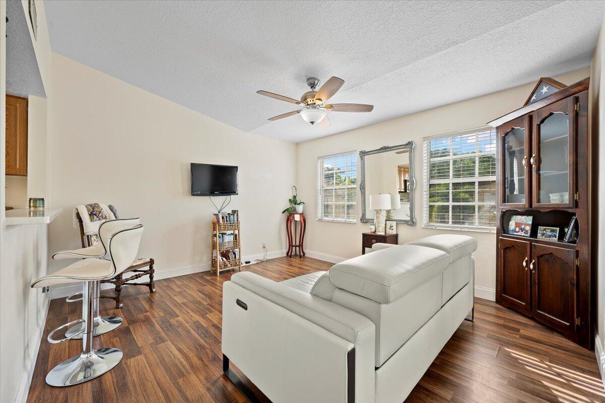 BAY REACH CONDO - Residential