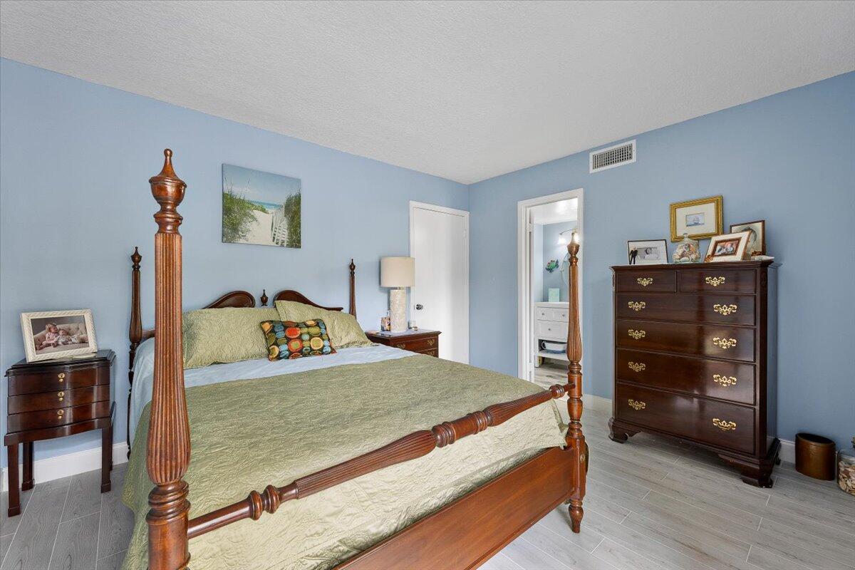 BAY REACH CONDO - Residential