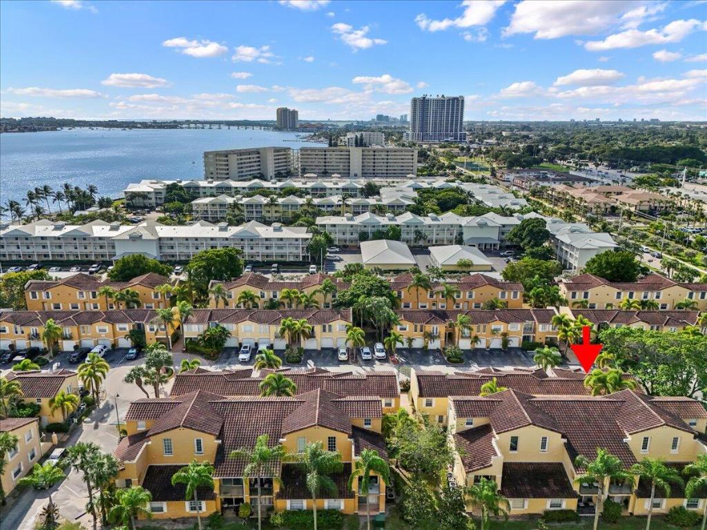 BAY REACH CONDO - Residential