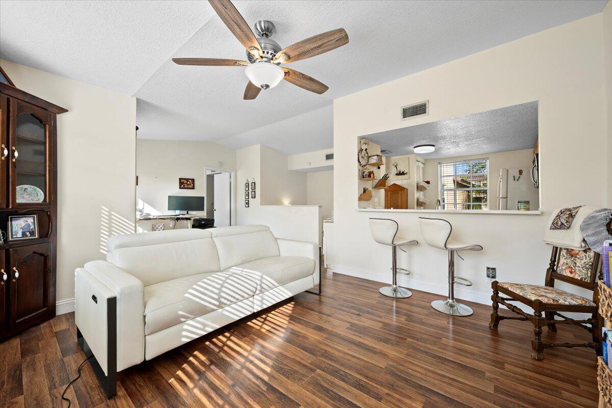 BAY REACH CONDO - Residential