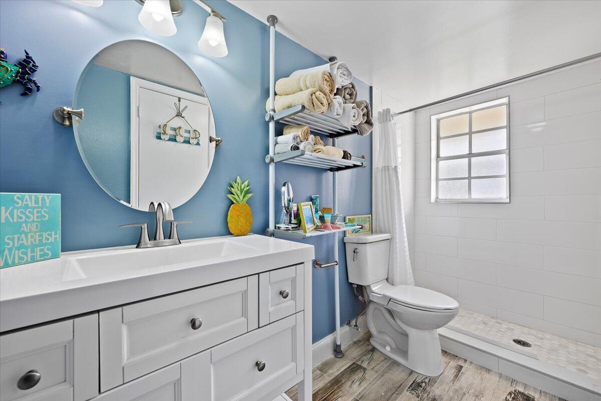 BAY REACH CONDO - Residential