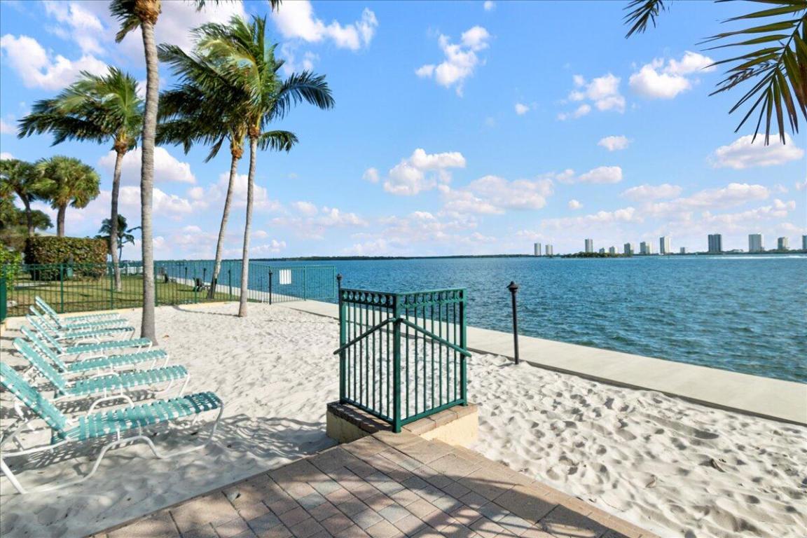 BAY REACH CONDO - Residential