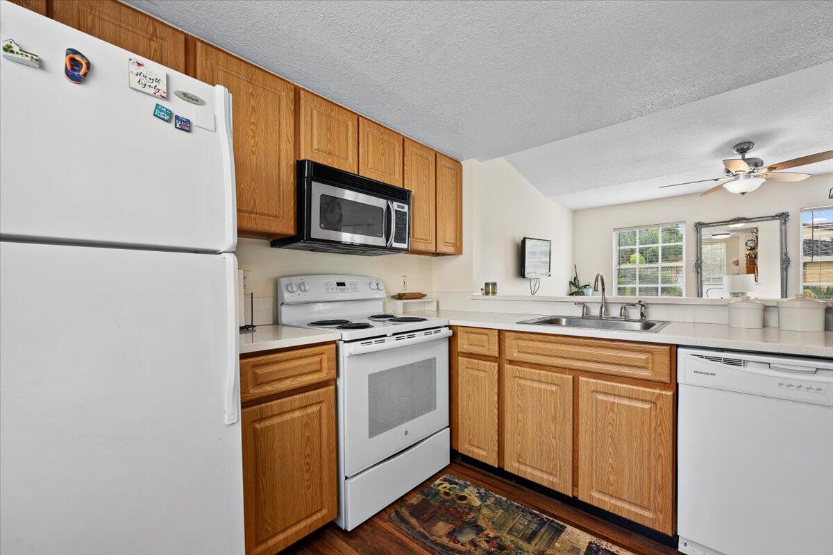 BAY REACH CONDO - Residential