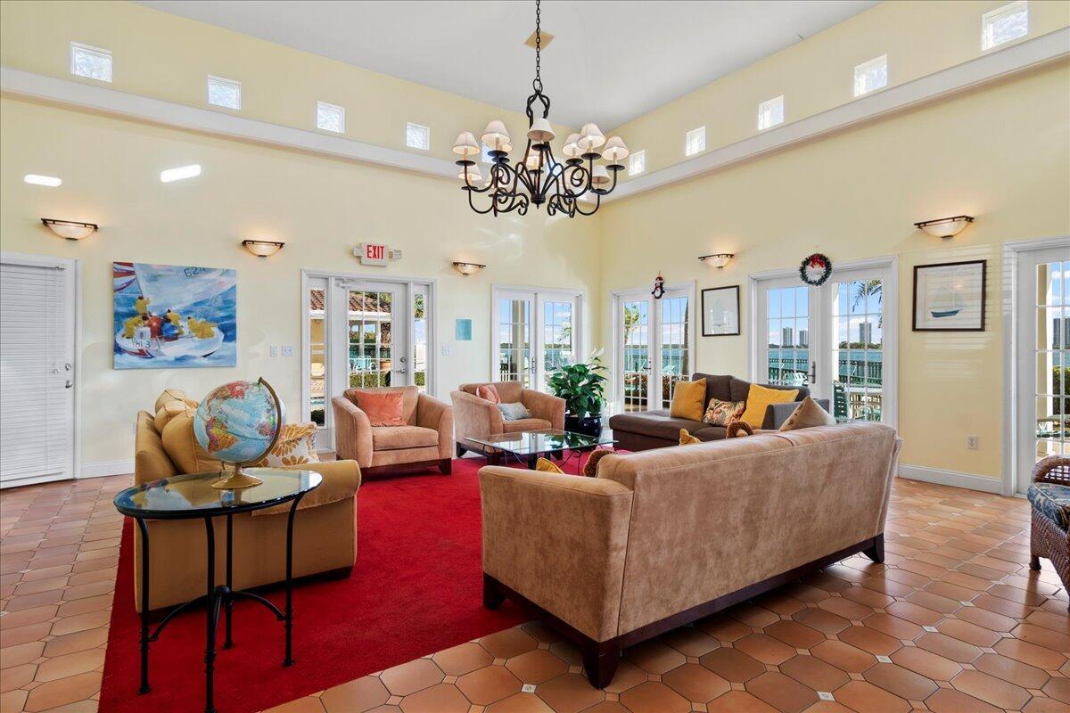 BAY REACH CONDO - Residential