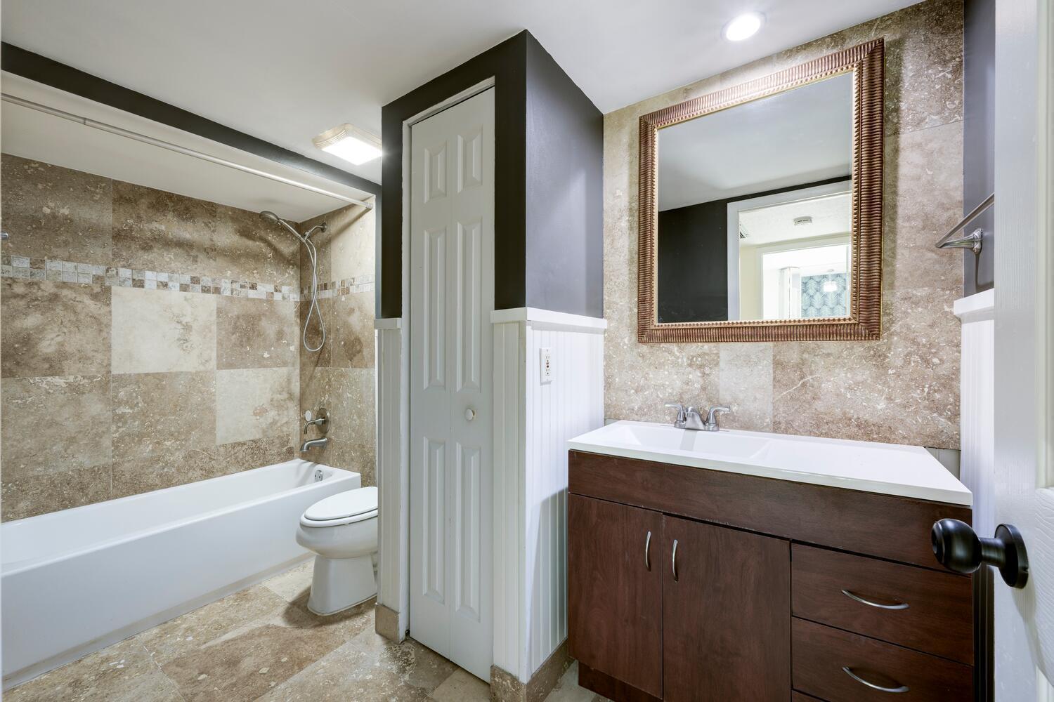 SANDALWOOD ESTATES - Residential Lease