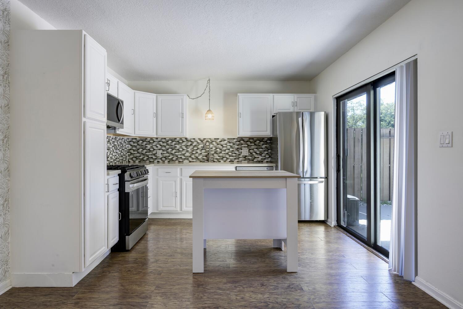 SANDALWOOD ESTATES - Residential Lease