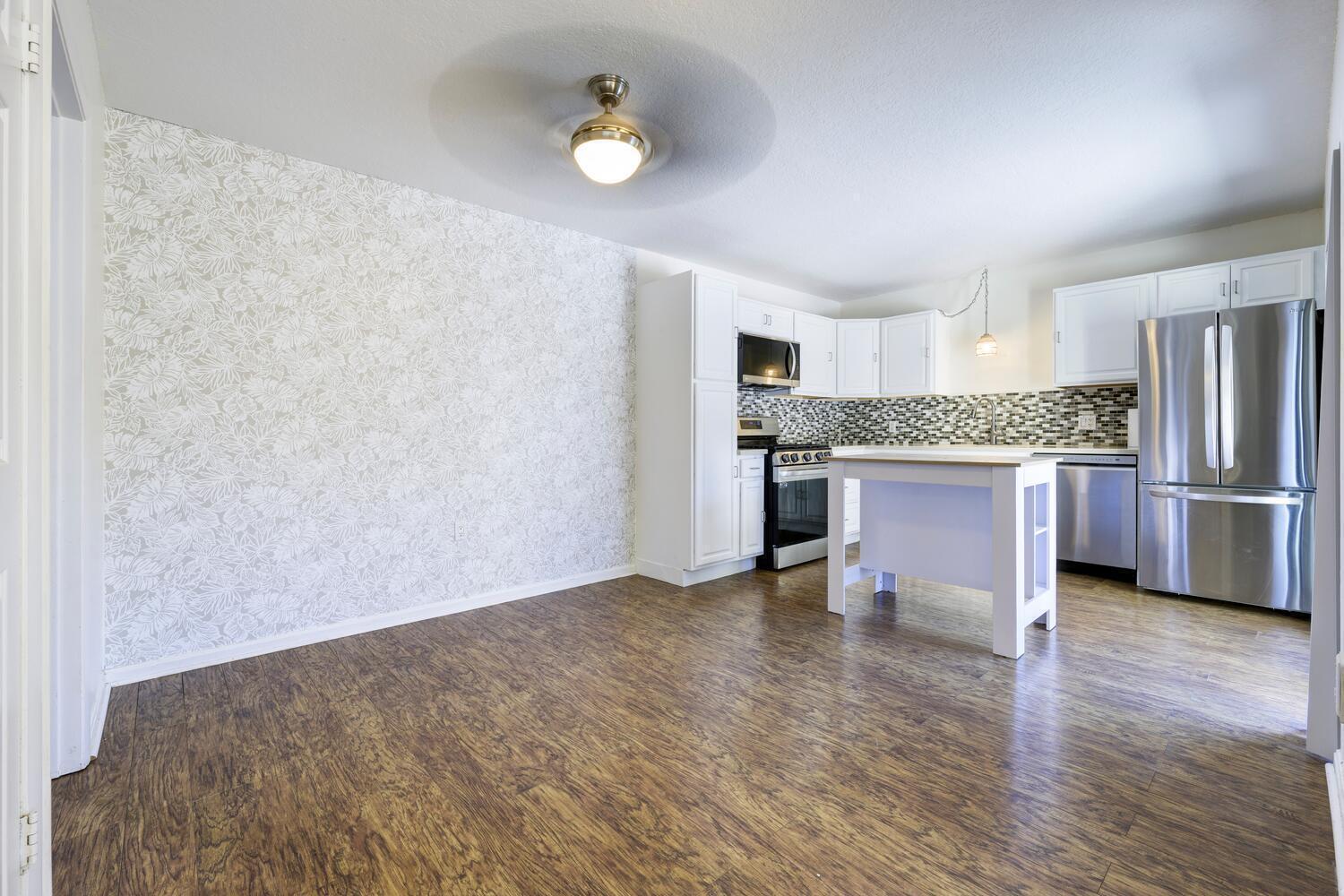 SANDALWOOD ESTATES - Residential Lease