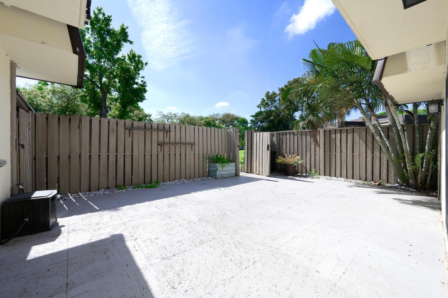 SANDALWOOD ESTATES - Residential Lease