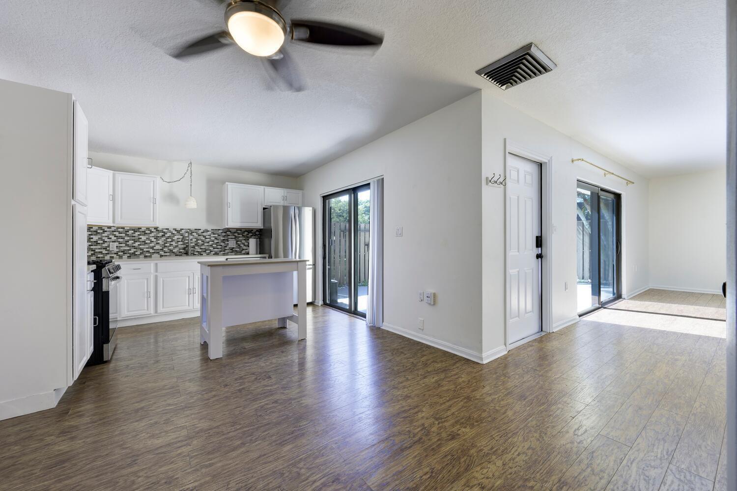 SANDALWOOD ESTATES - Residential Lease