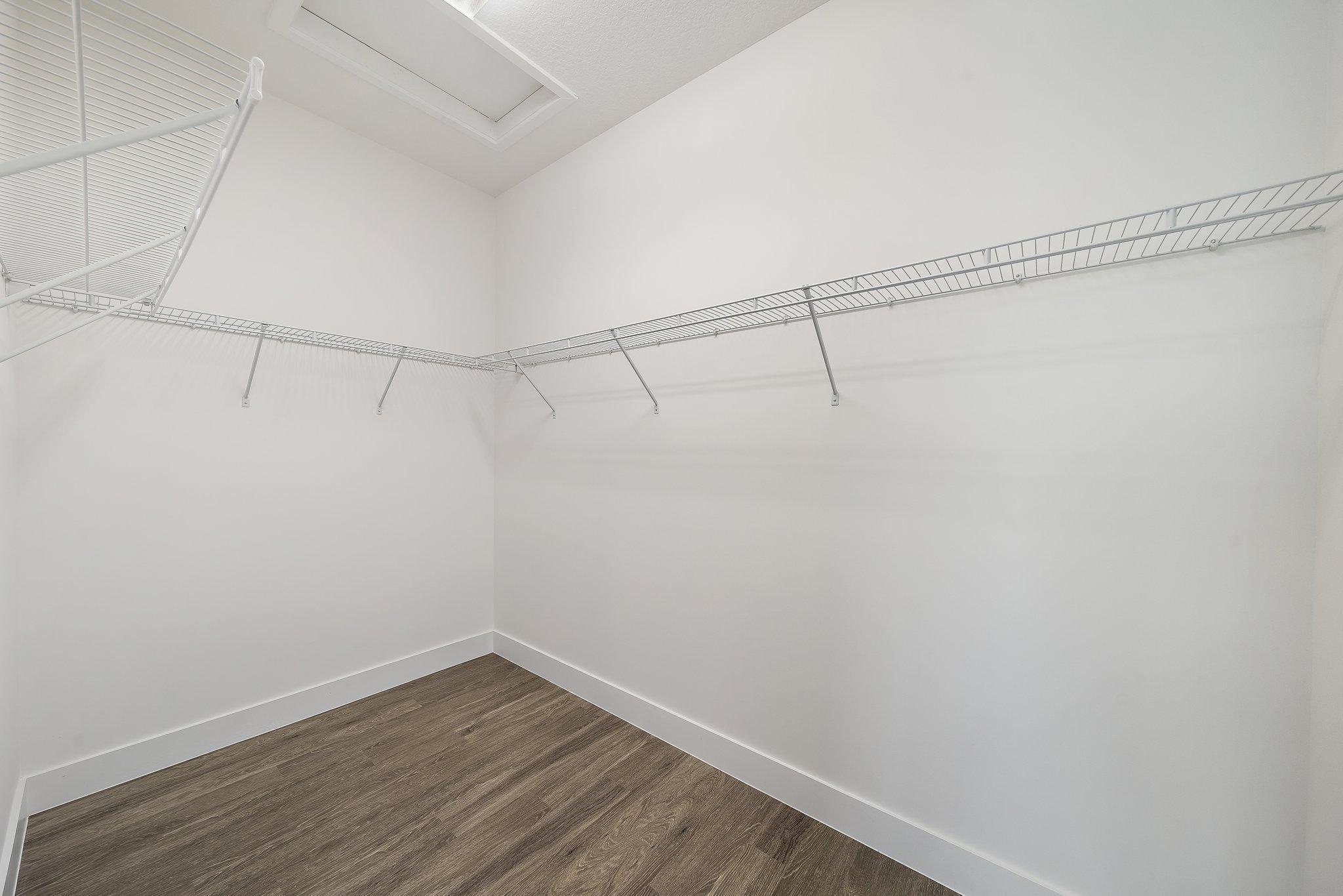 POINTE MIDTOWN - Residential Lease