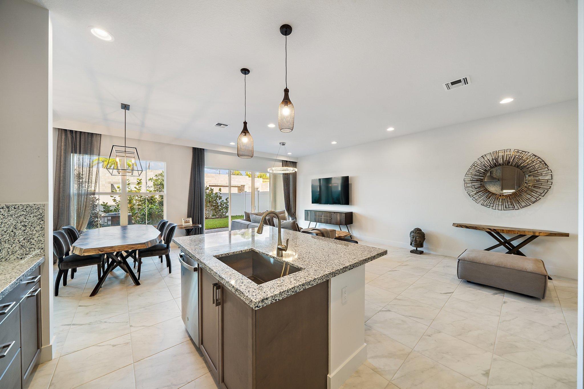 POINTE MIDTOWN - Residential Lease