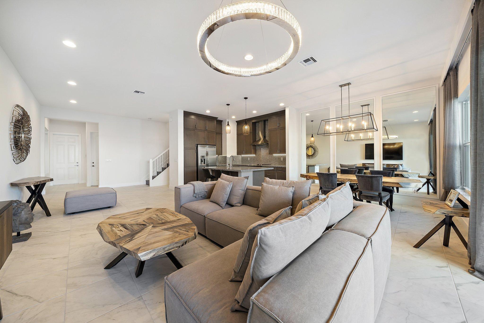 POINTE MIDTOWN - Residential Lease