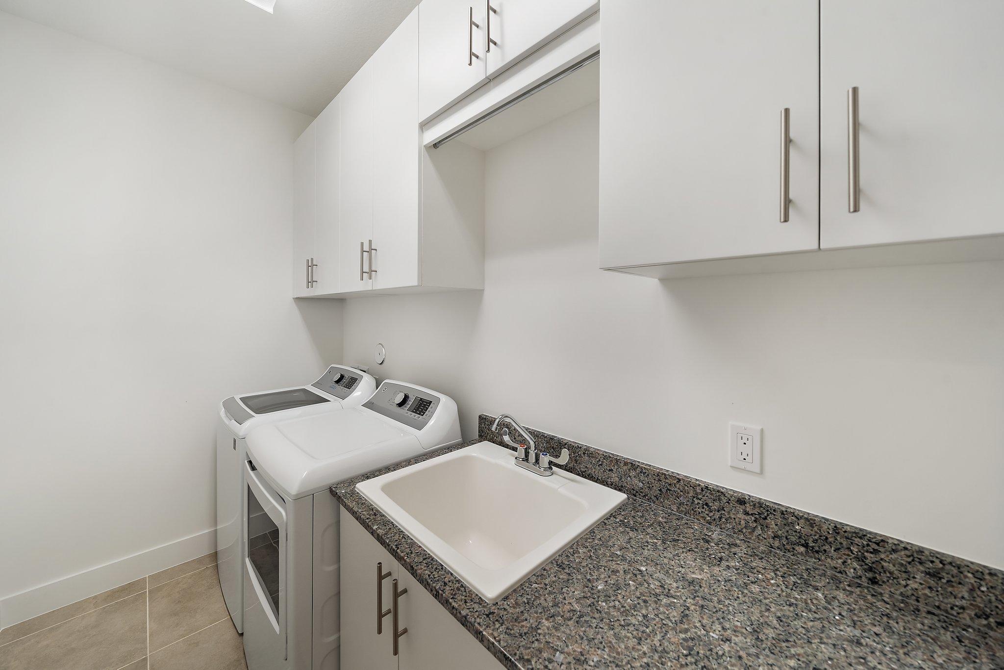 POINTE MIDTOWN - Residential Lease