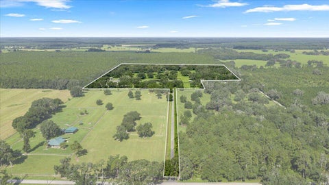Photo of 11140 NW 160th Avenue, Morriston, FL 32668 (MLS # B26090712)