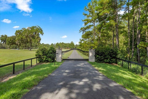 Tiny photo for 11140 NW 160th Avenue, Morriston, FL 32668 (MLS # B26090712)