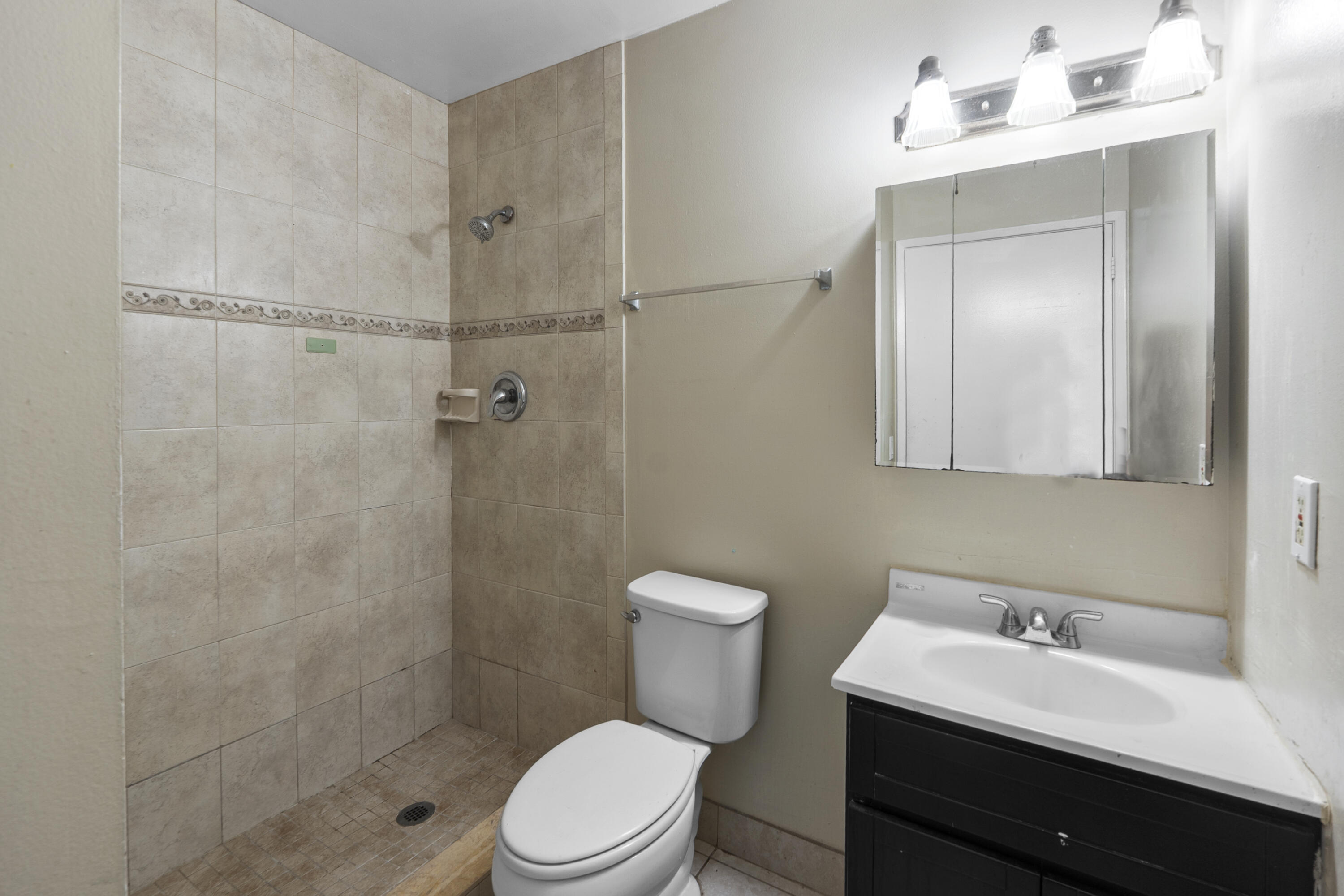 MEADOWS ON THE GREEN CONDO - Residential Lease