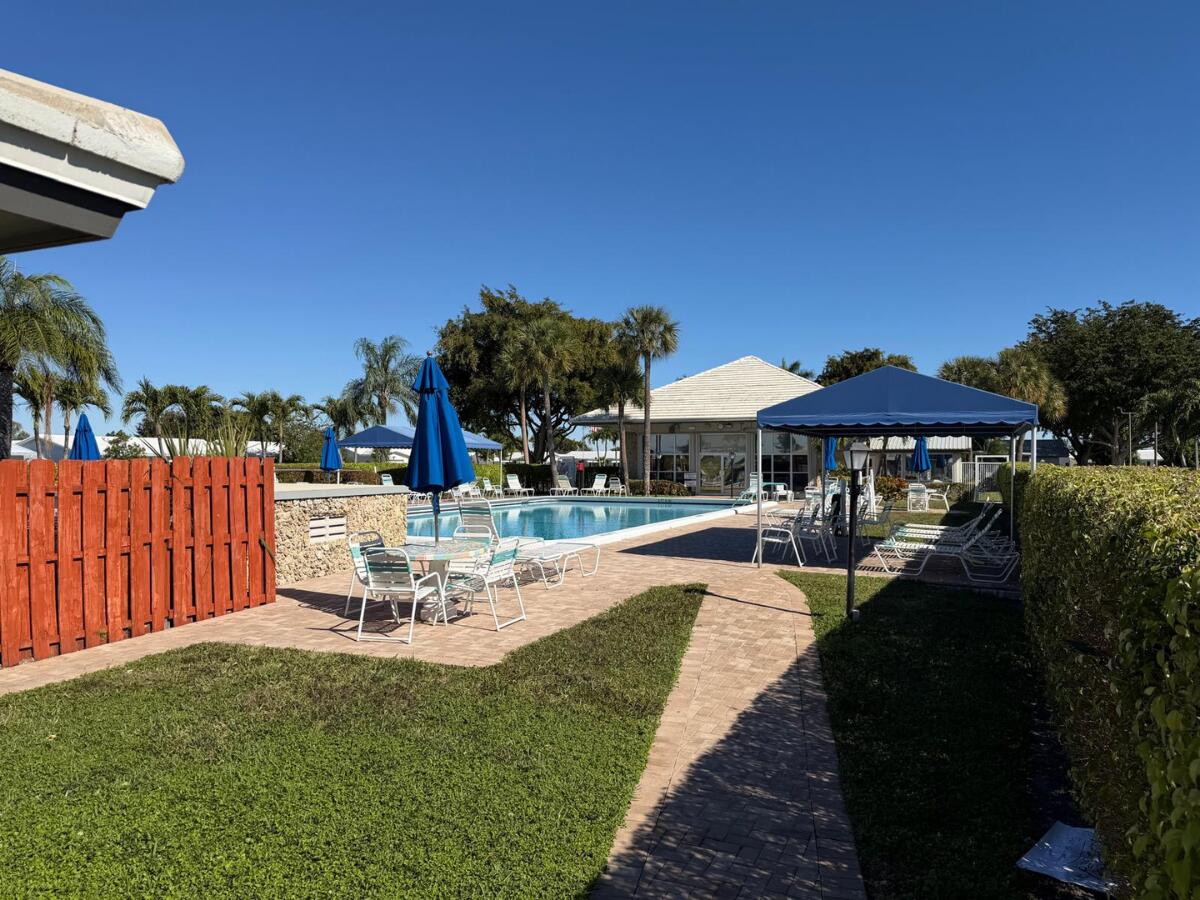 Palm Beach Leisureville 05 - Residential