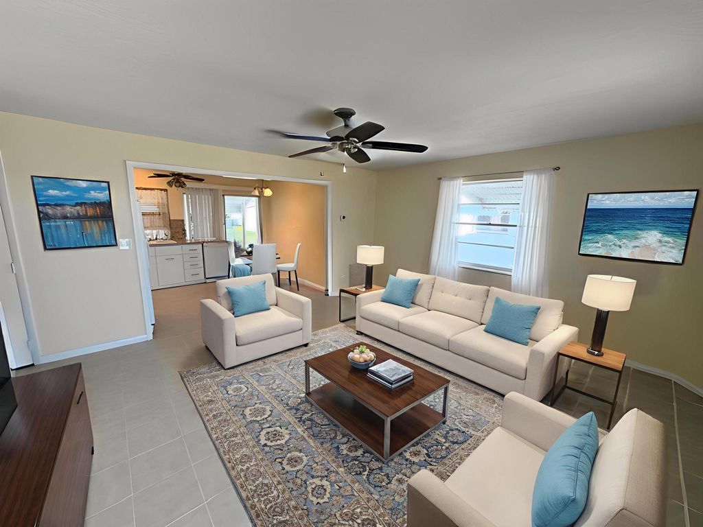 Photo of 604 SW 15th Street SW, Boynton Beach, FL 33426 (MLS # R11162382)