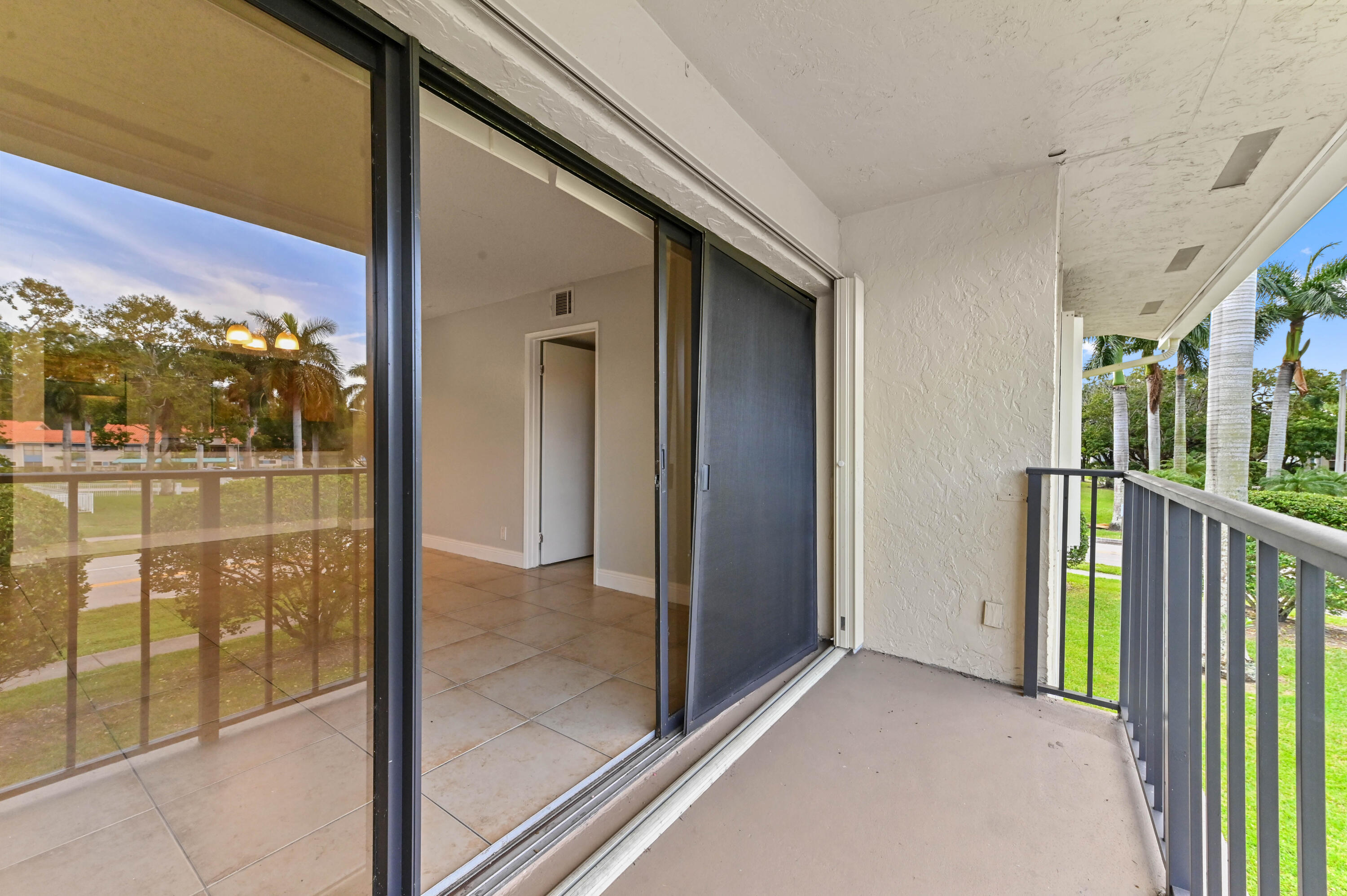 PALM BEACH GRANDE - Residential