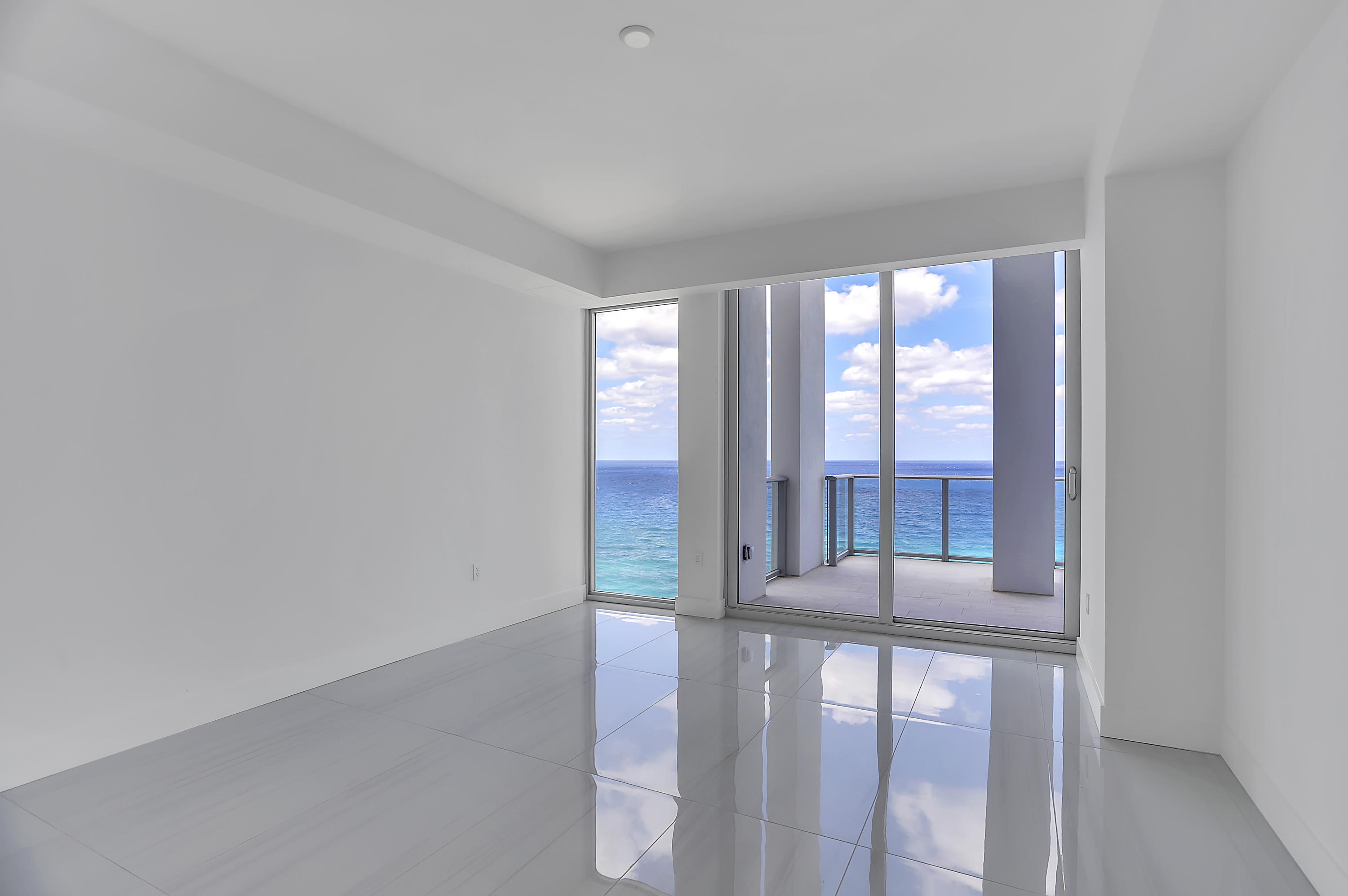 5000 NORTH OCEAN - Residential