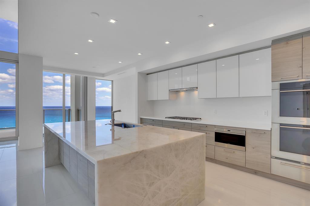 5000 NORTH OCEAN - Residential