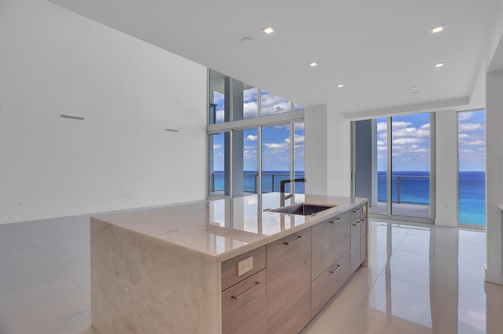 5000 NORTH OCEAN - Residential