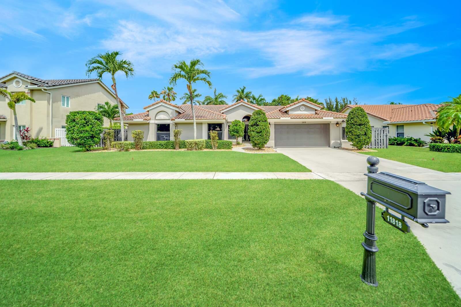 11818 Island Lakes Lane