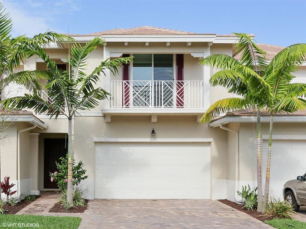 Photo of 1137 Piccadilly Street St, Palm Beach Gardens, FL 33418 (MLS # R10787025)