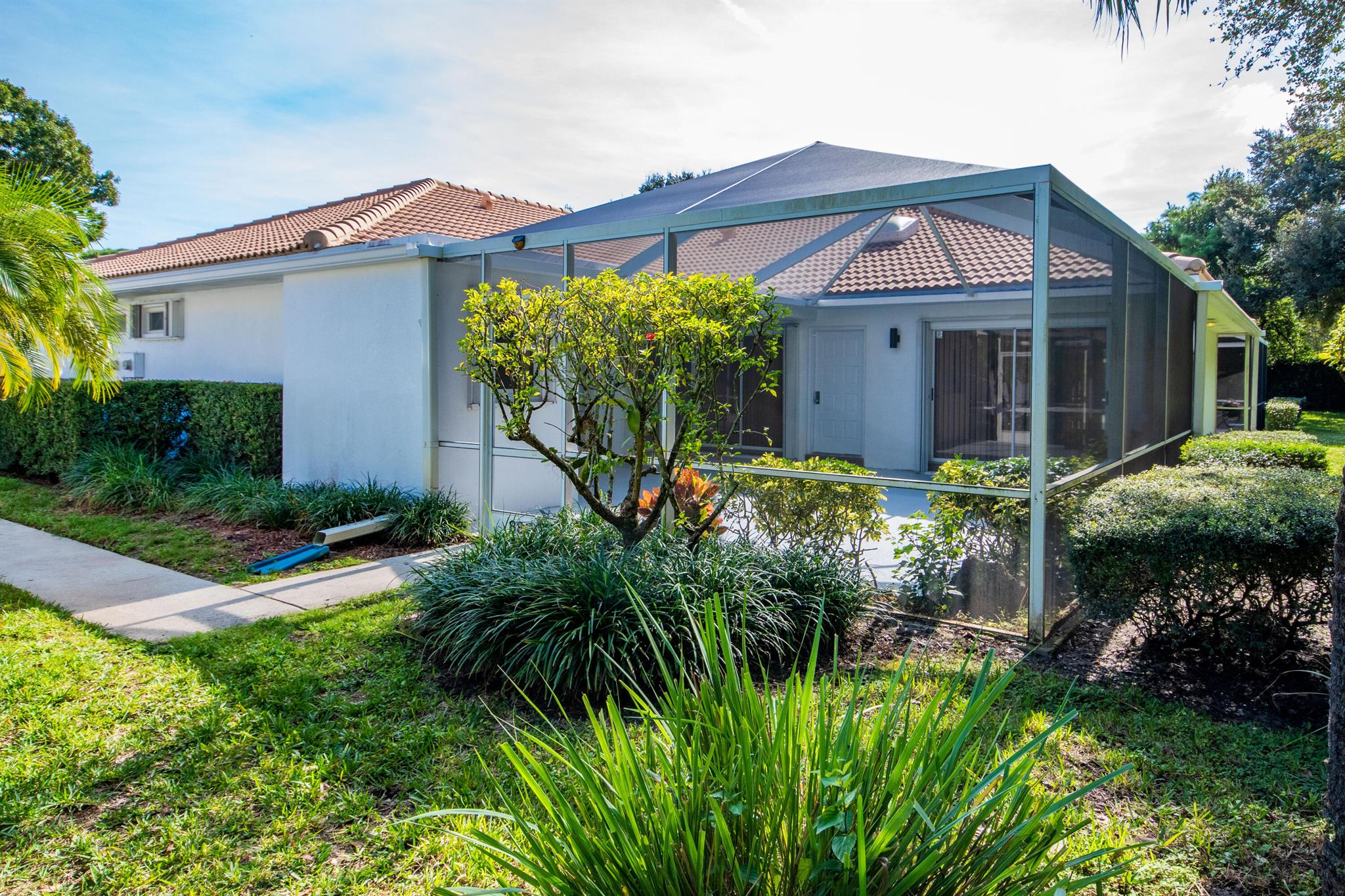 OAKS SUNTERRACE - Residential