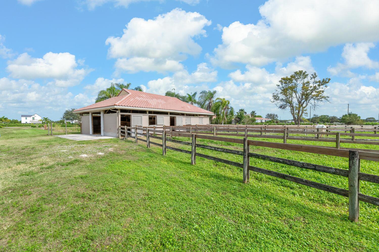 PALM BEACH POINT - Residential