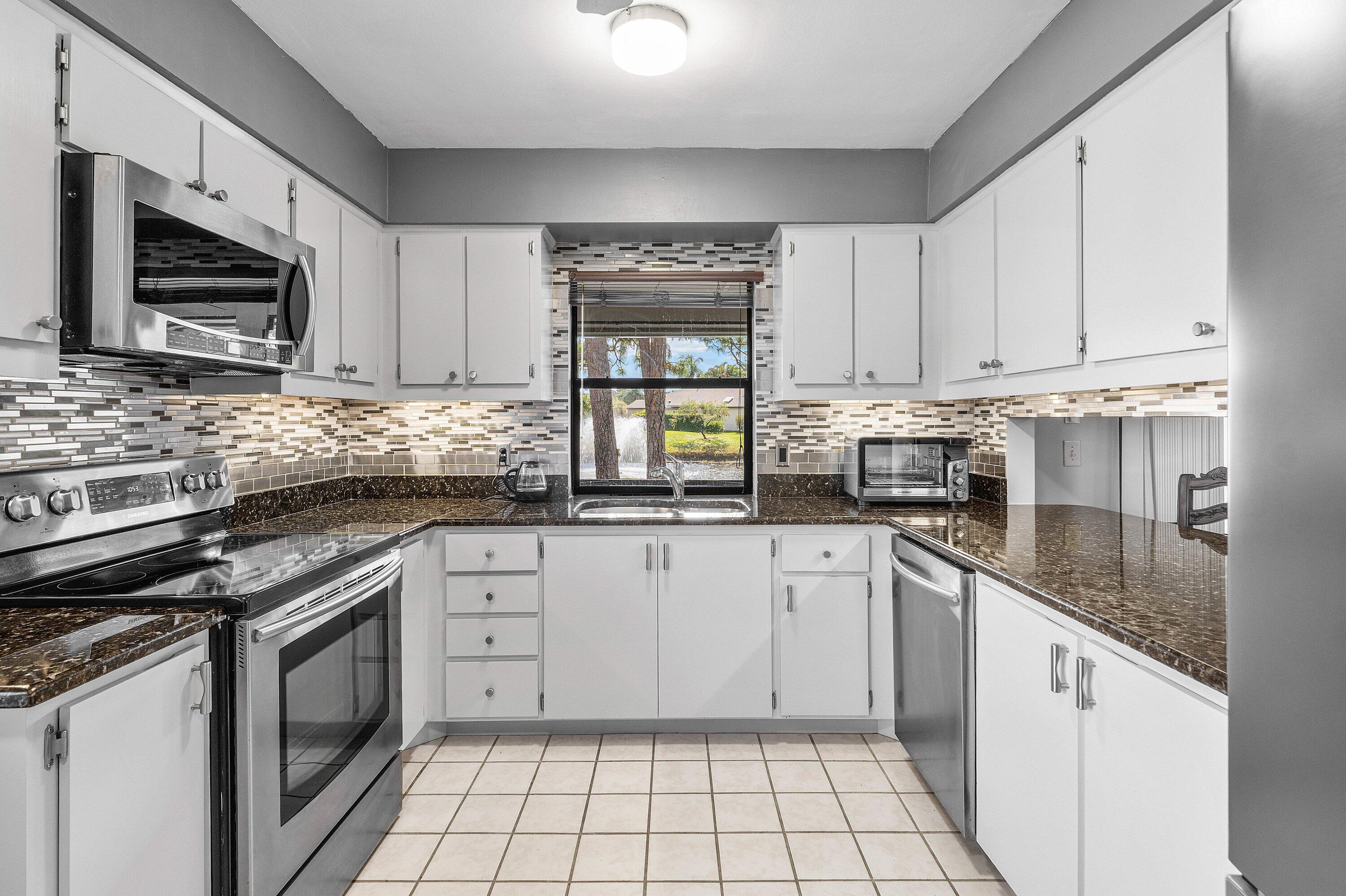 EASTPOINTE COUNTRY CLUB - Residential