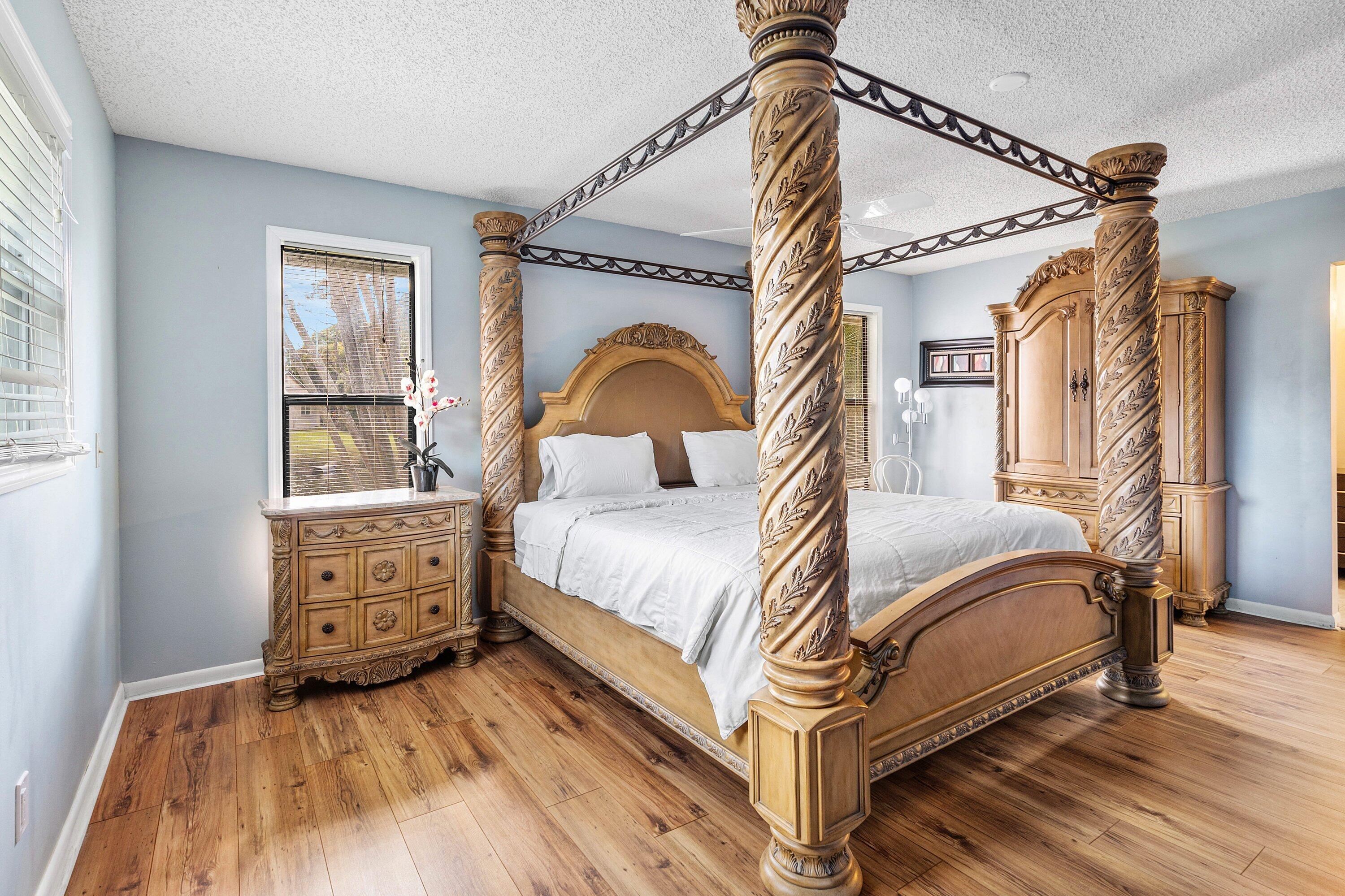 EASTPOINTE COUNTRY CLUB - Residential