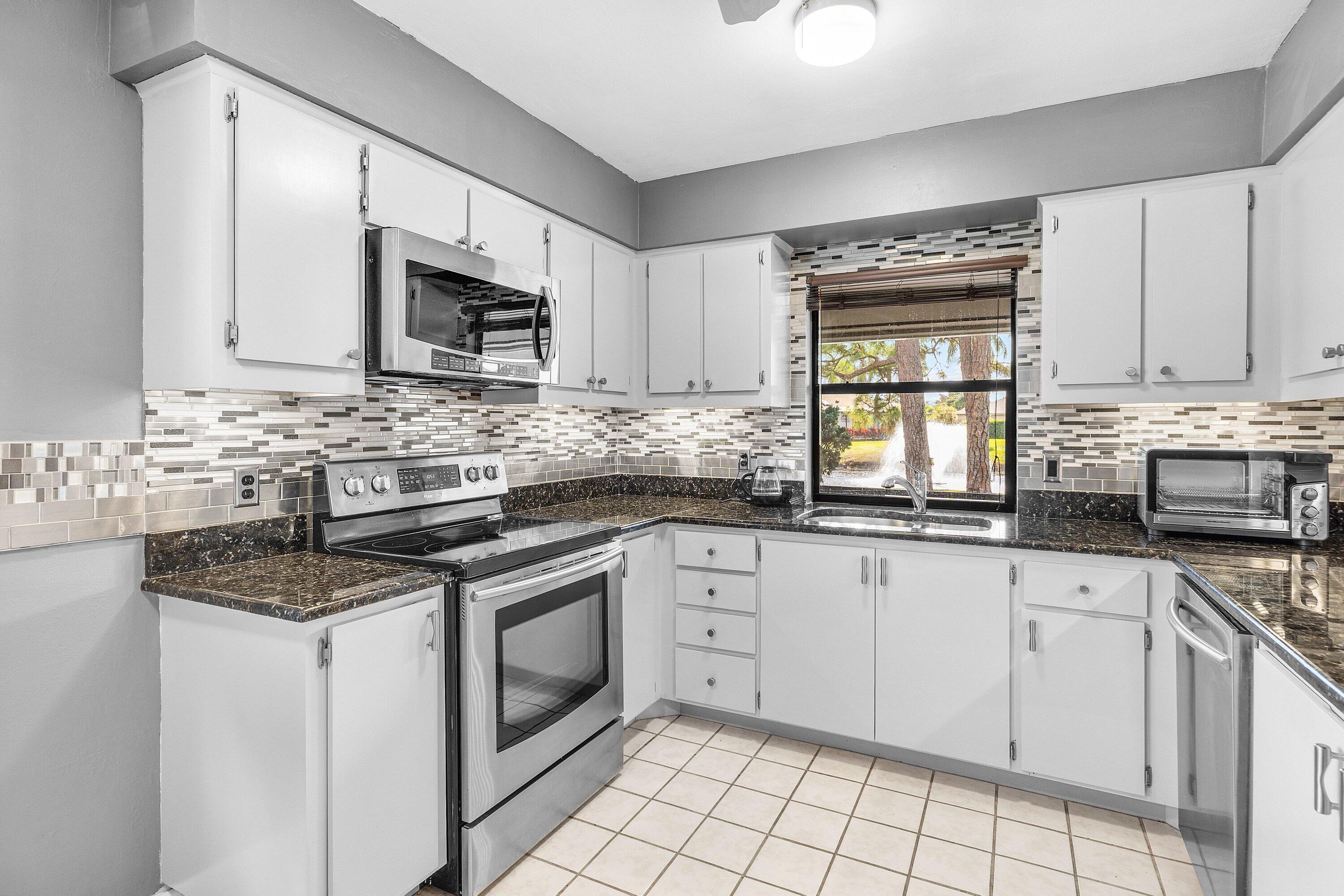 EASTPOINTE COUNTRY CLUB - Residential