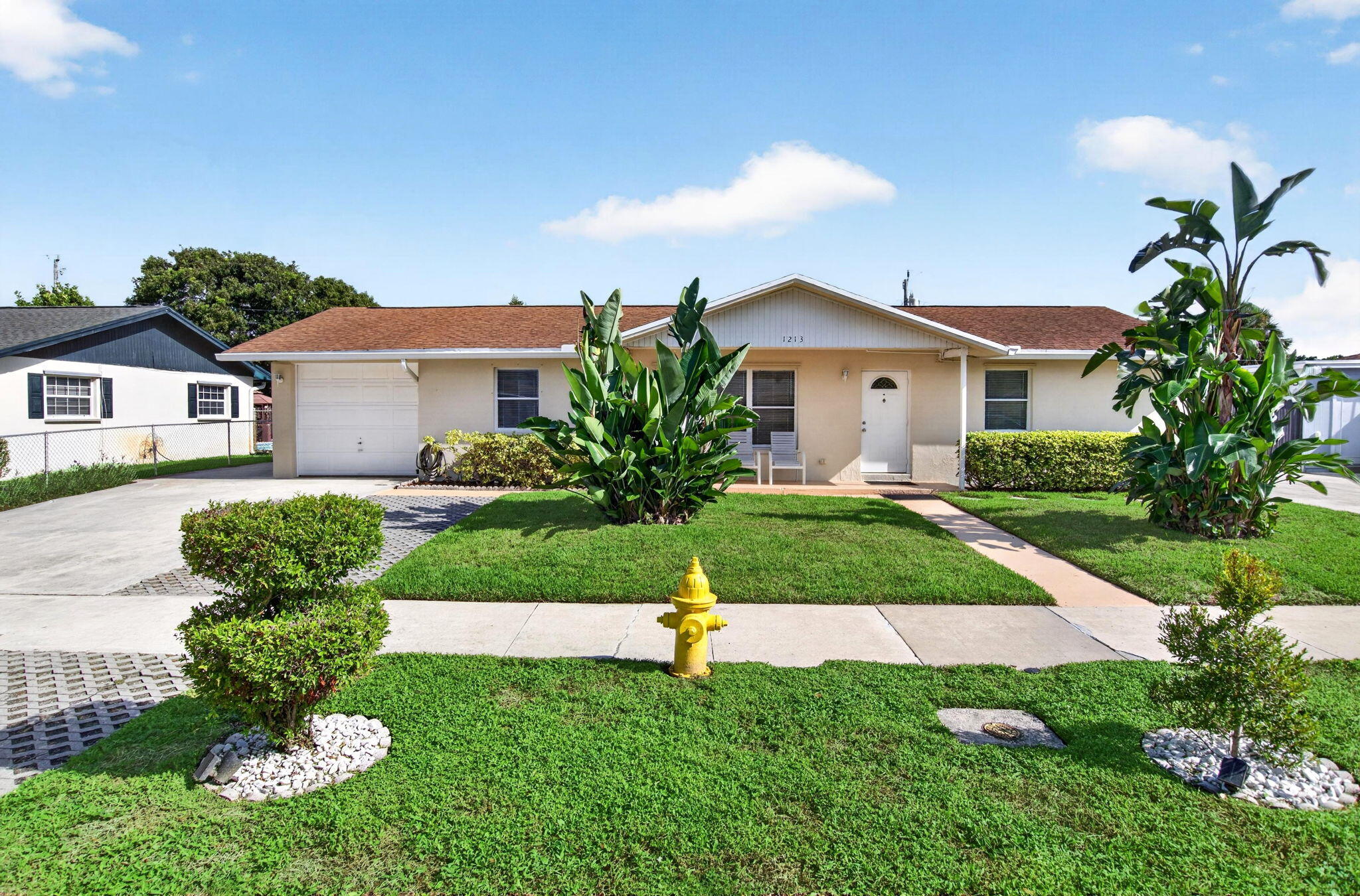 1213 W BROWARD Street