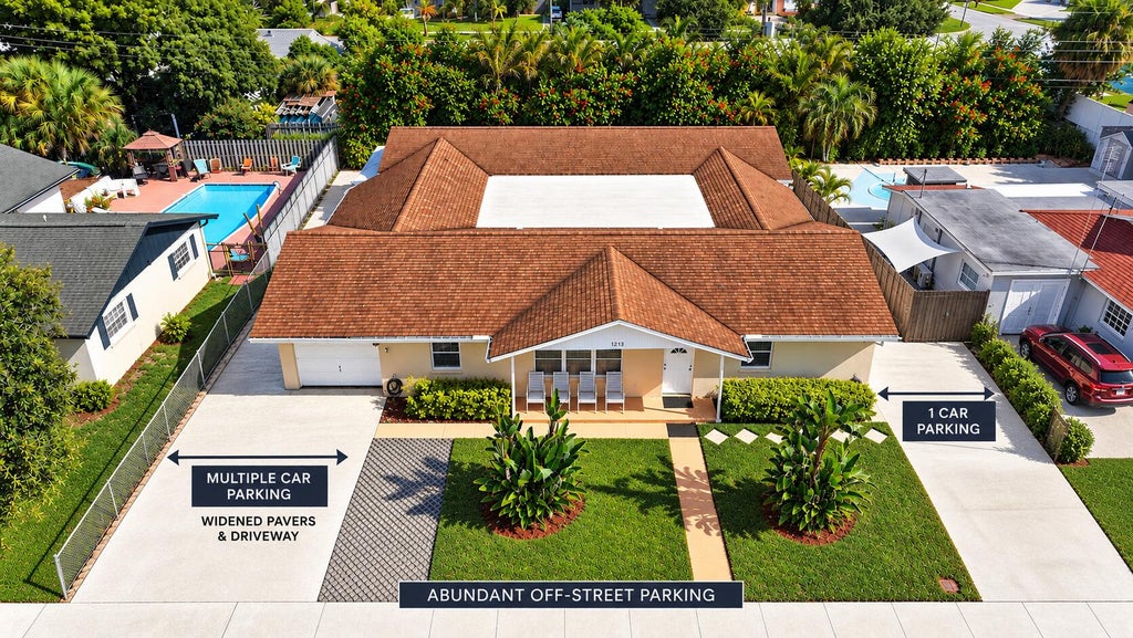 Photo of 1213 W BROWARD Street, Lantana, FL 33462 (MLS # B26080041)