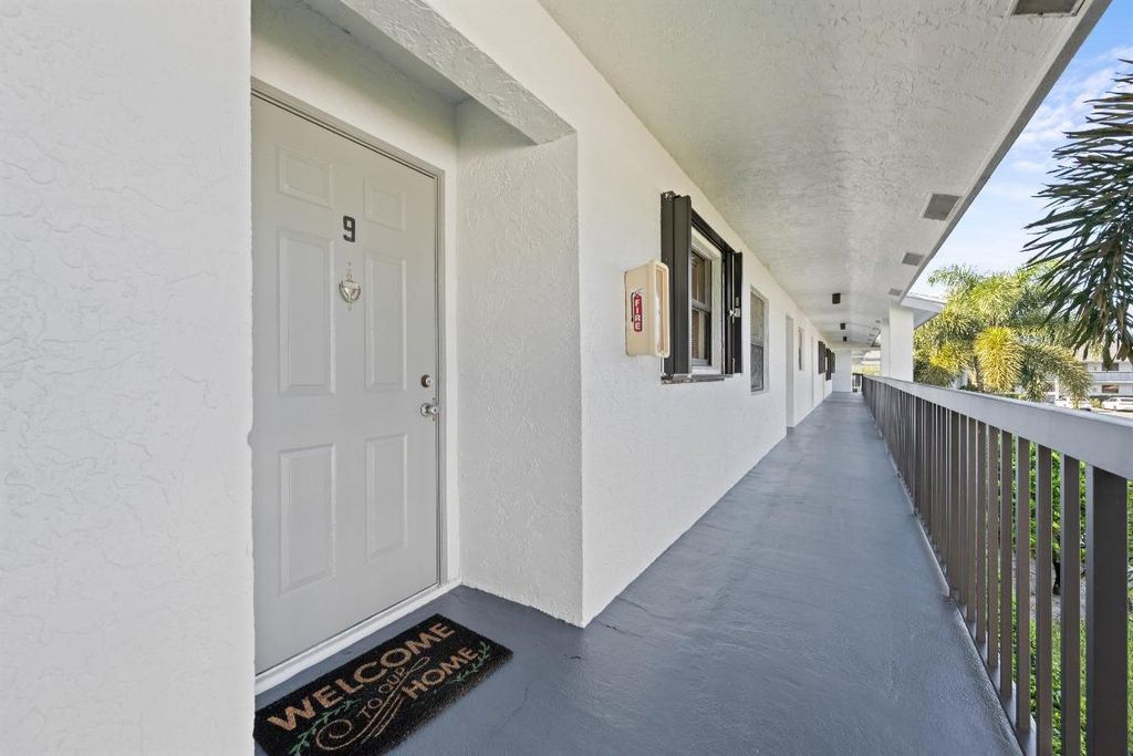 Photo of 1210 SE Parkview Place #E9, Stuart, FL 34994 (MLS # R11136532)