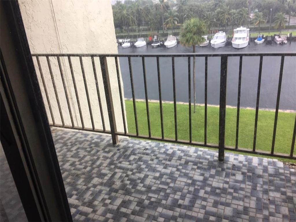 DE SOTO PARK CONDO - Residential Lease