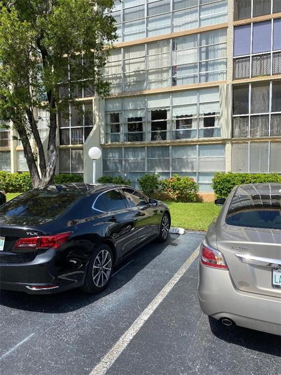 DE SOTO PARK CONDO - Residential Lease