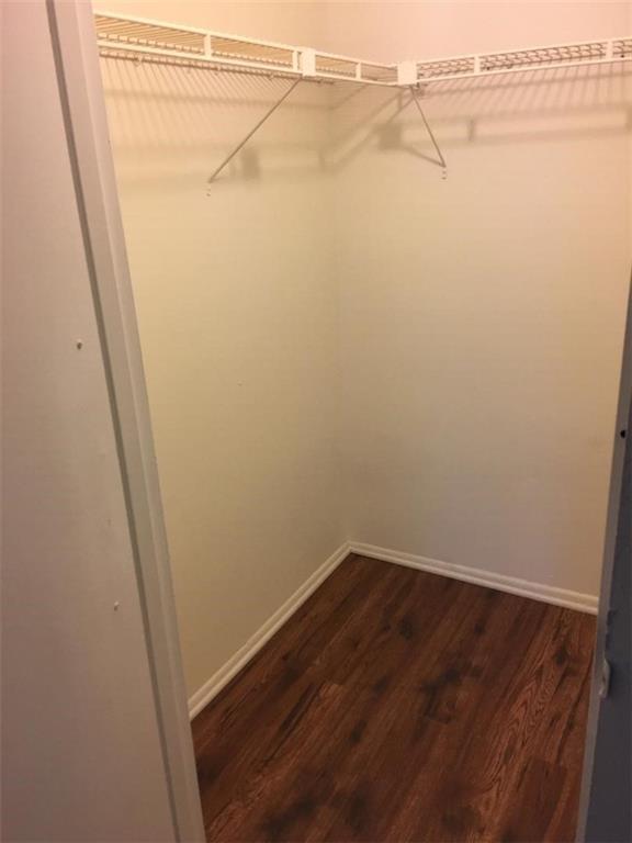 DE SOTO PARK CONDO - Residential Lease