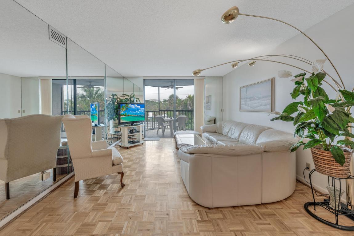 HIDDEN HARBOUR OF THE PALM BEACHES CONDO - Residential Lease