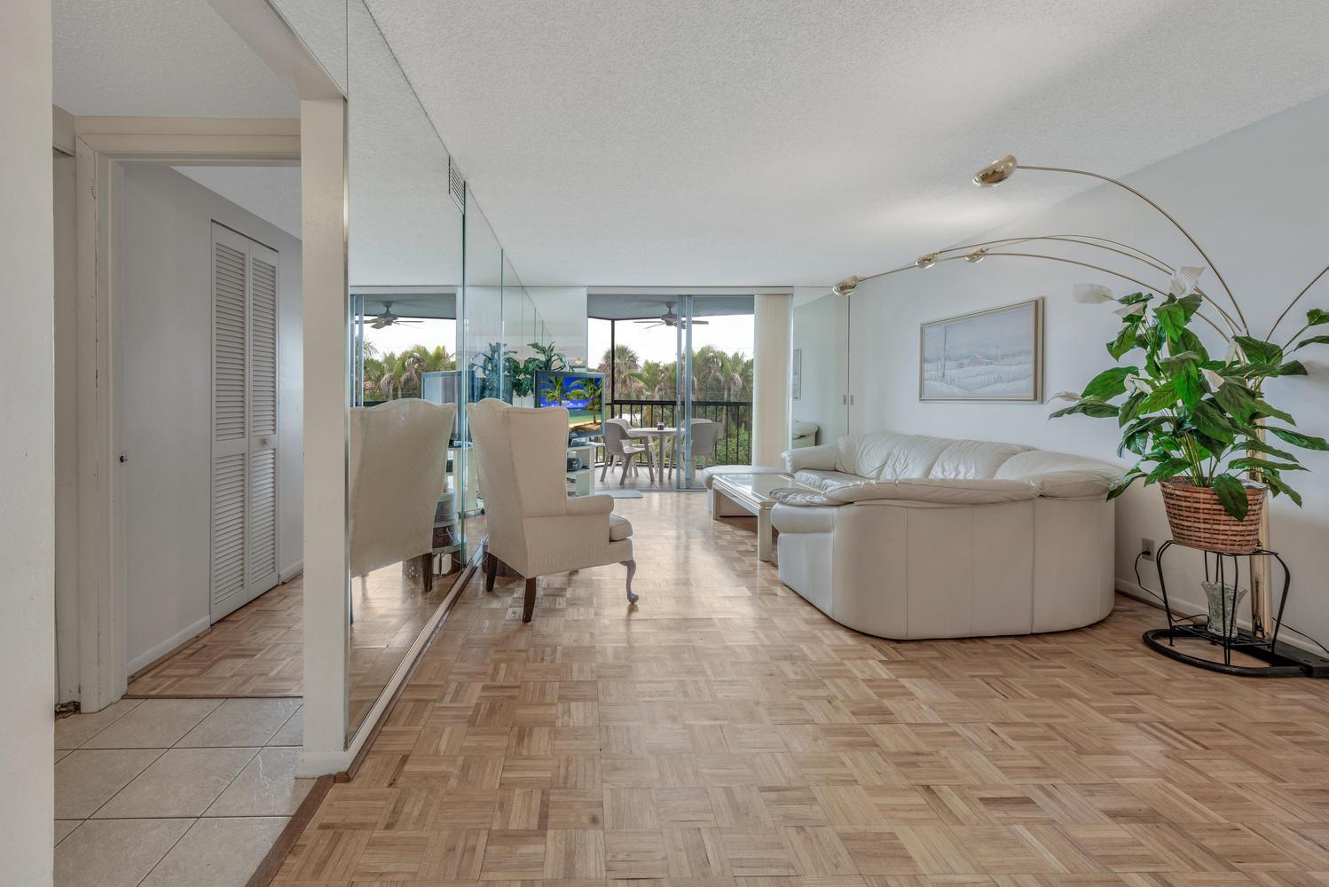 HIDDEN HARBOUR OF THE PALM BEACHES CONDO - Residential Lease