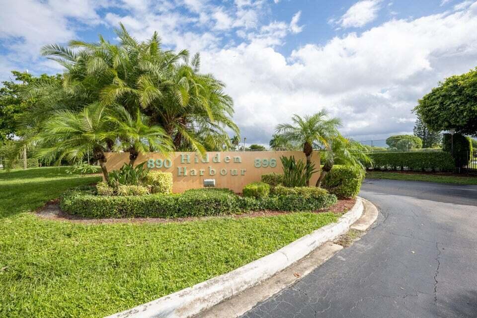 HIDDEN HARBOUR OF THE PALM BEACHES CONDO - Residential Lease