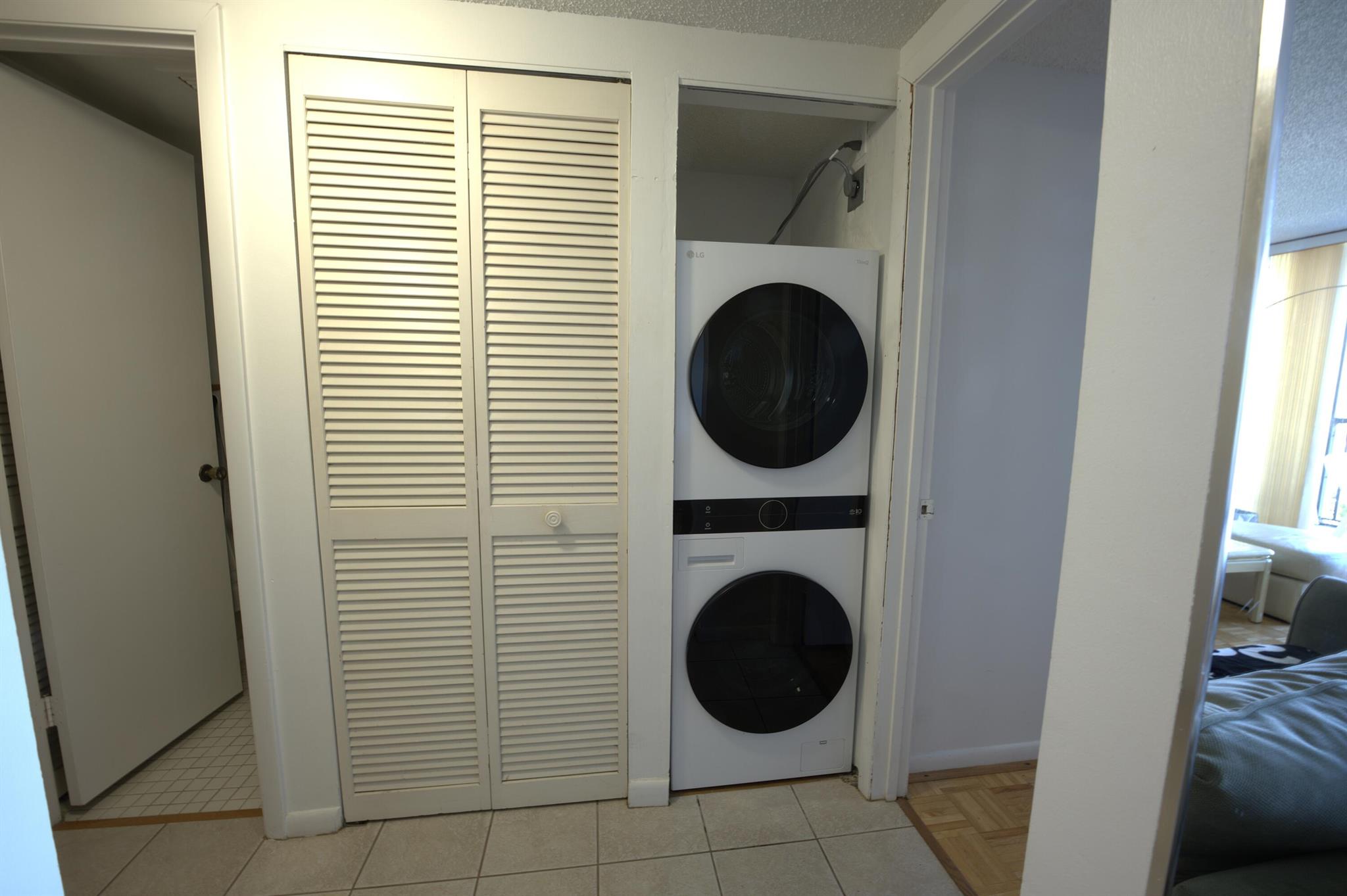 HIDDEN HARBOUR OF THE PALM BEACHES CONDO - Residential Lease