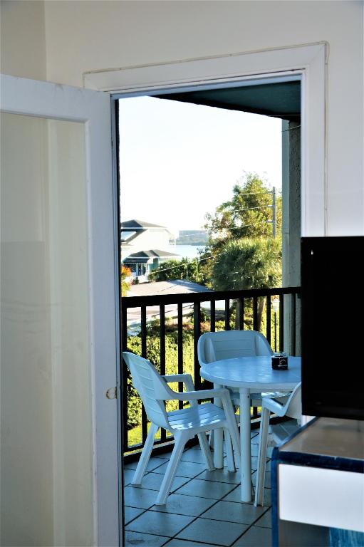 HIDDEN HARBOUR OF THE PALM BEACHES CONDO - Residential Lease