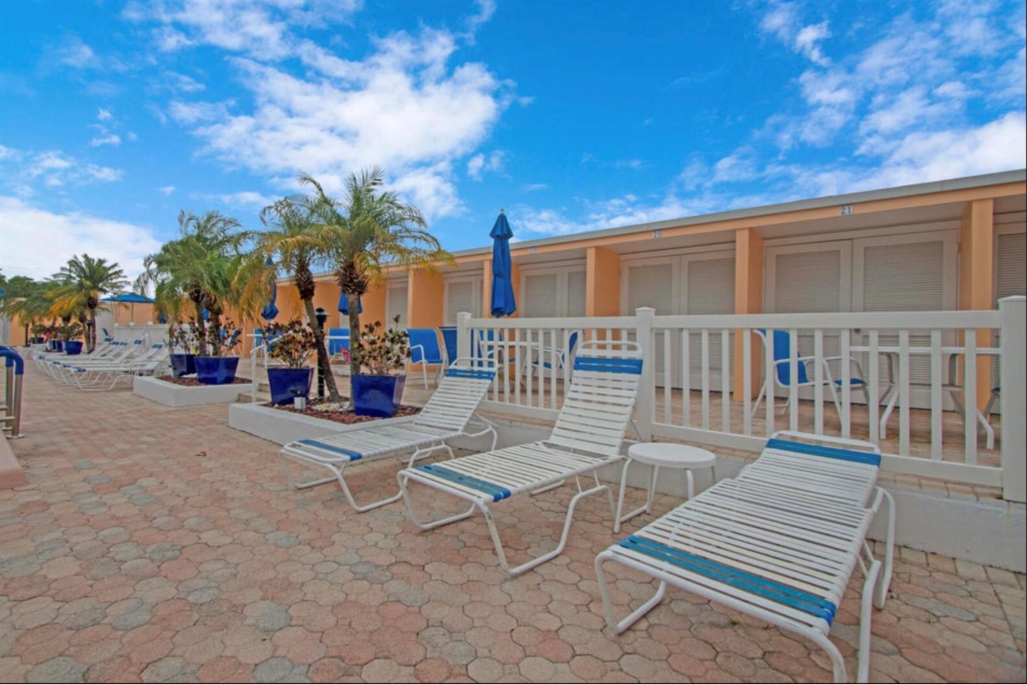 IMPERIAL POINT COLONNADES CONDO - Residential