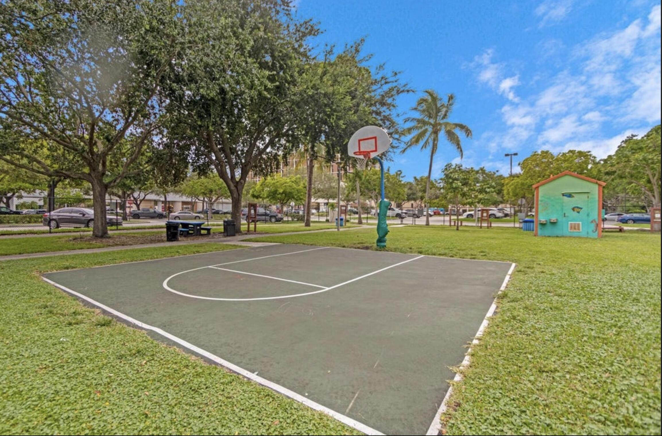 IMPERIAL POINT COLONNADES CONDO - Residential