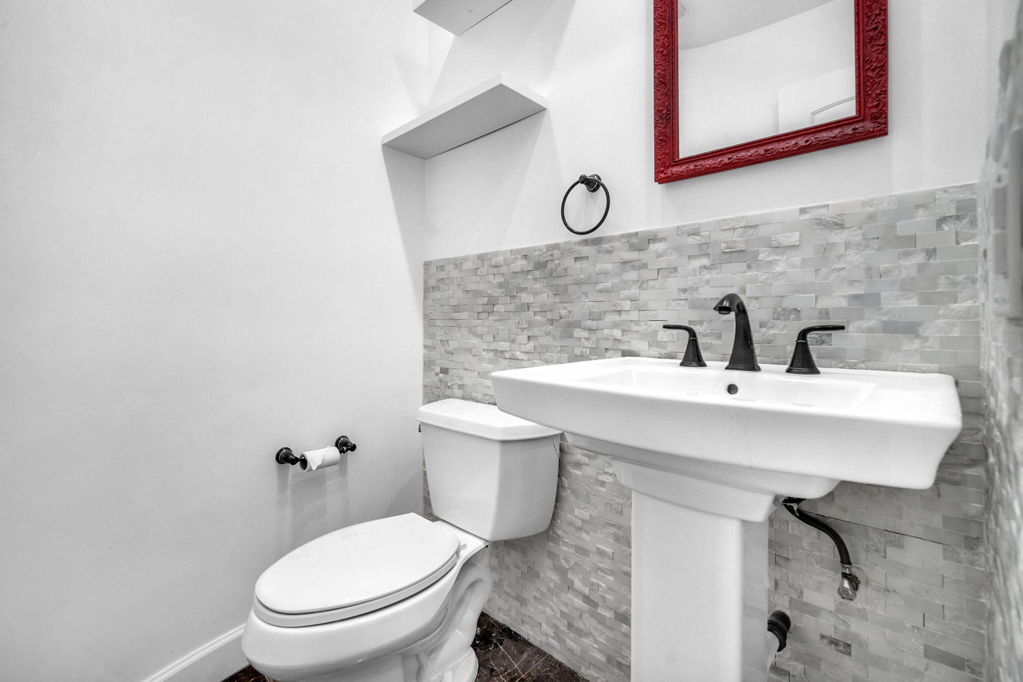 IMPERIAL POINT COLONNADES CONDO - Residential