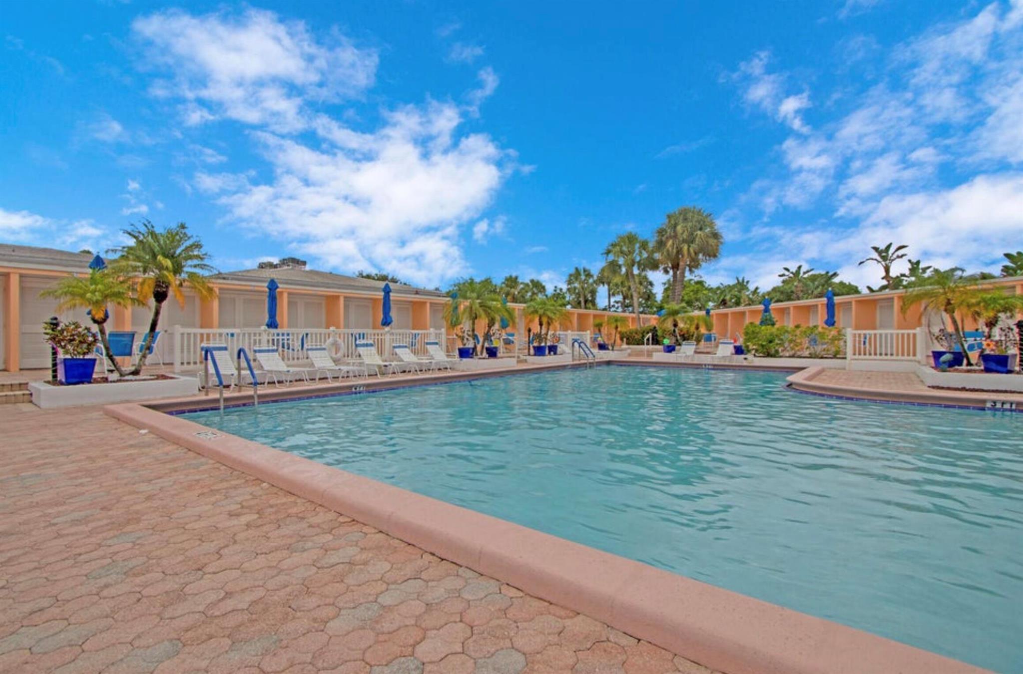 IMPERIAL POINT COLONNADES CONDO - Residential