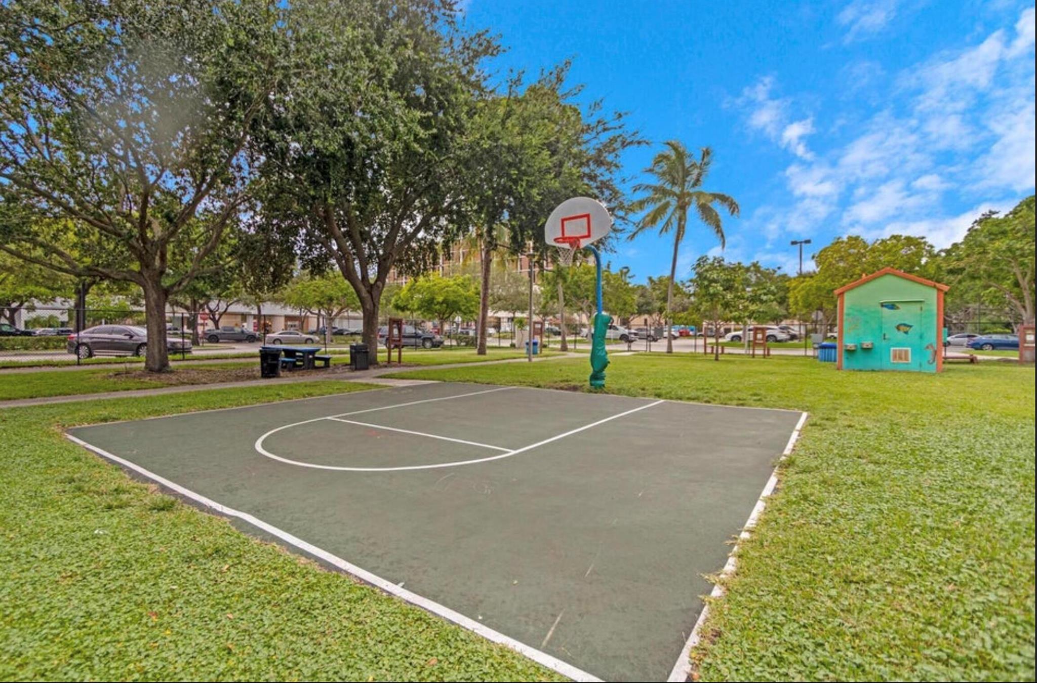 IMPERIAL POINT COLONNADES CONDO - Residential